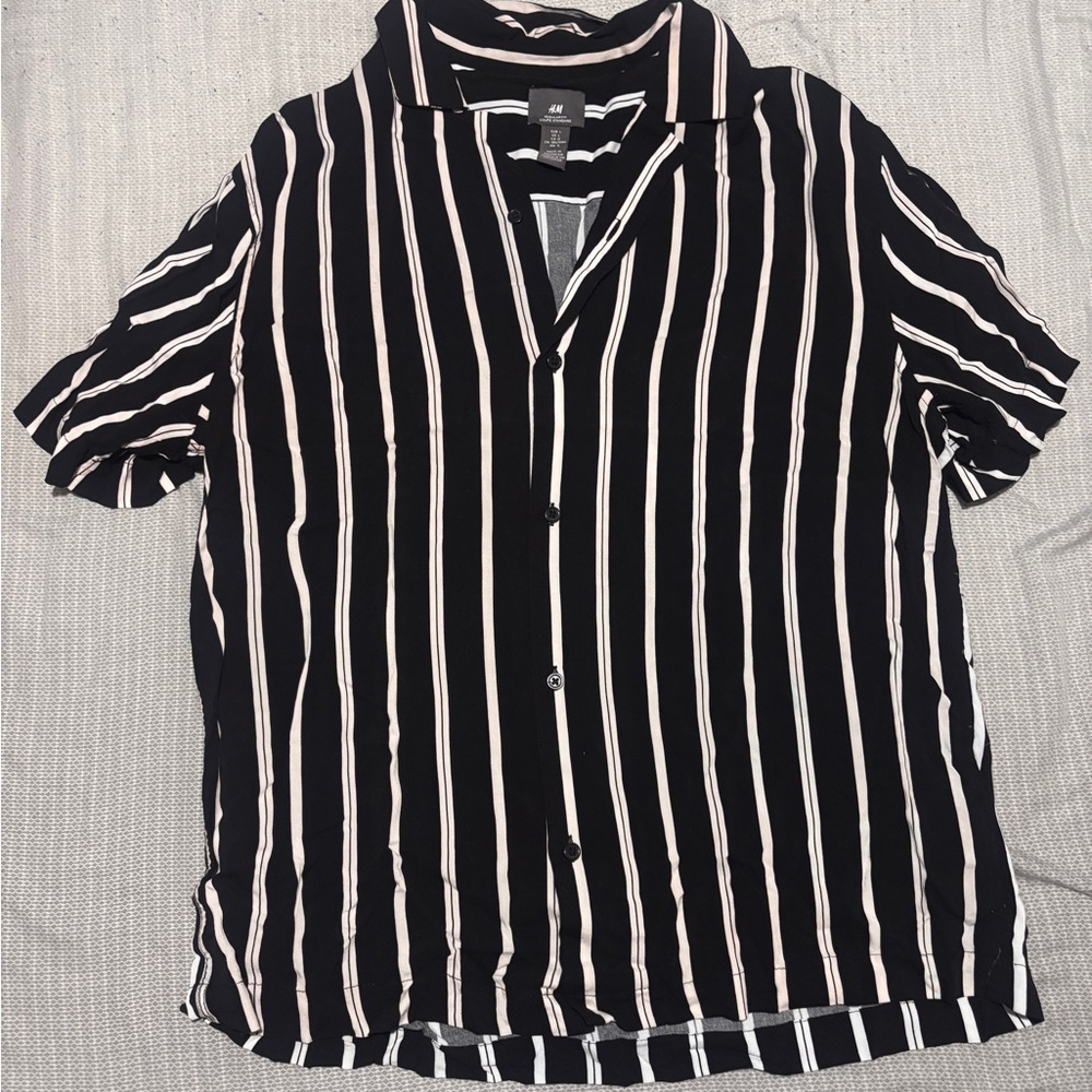 H&M Men's Black and White Striped Casual Shirt